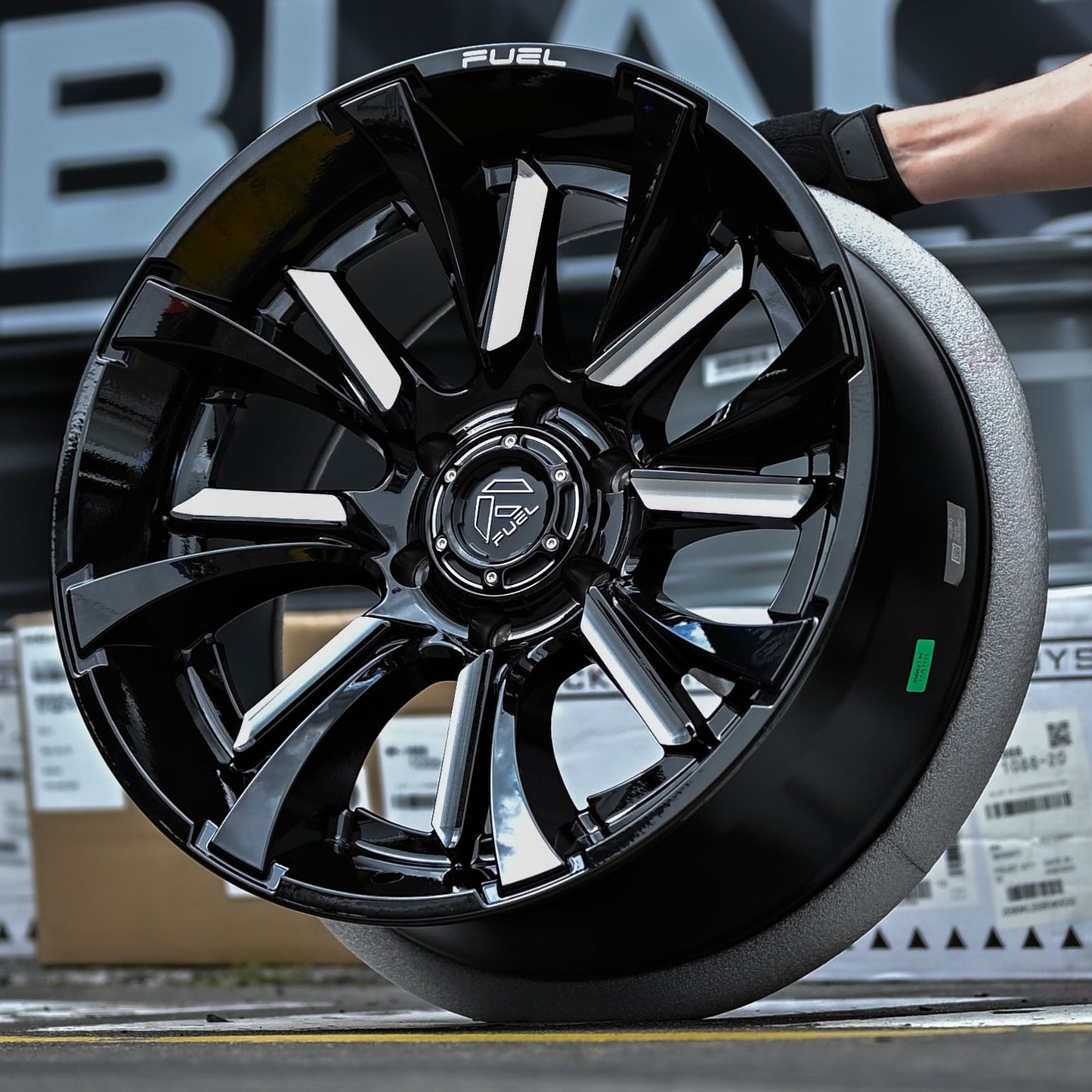 AVO4X46H-13 FUEL TANTRUM 20X9 6X139 ET1 CB106