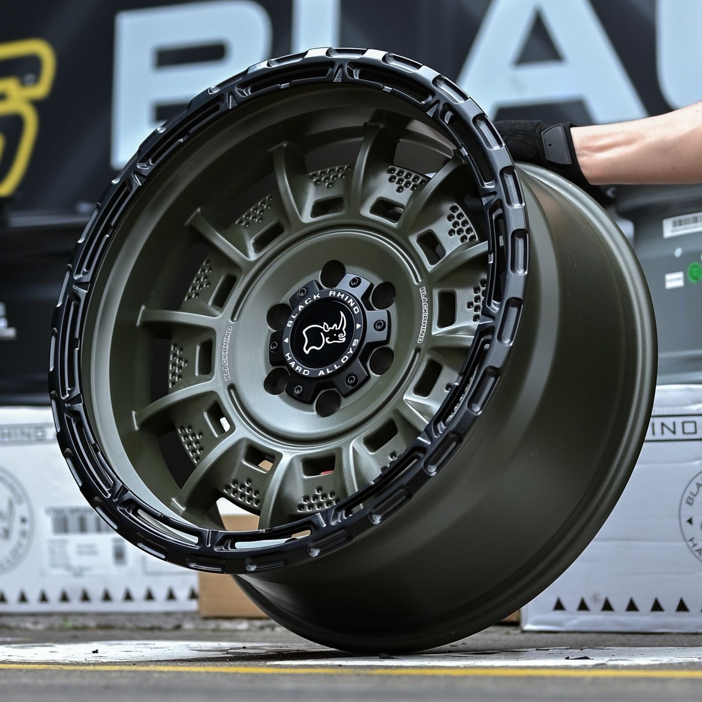 AVO4X46H-19 BLACK RHINO LEGION 20X10 6X139 ET-18 CB106