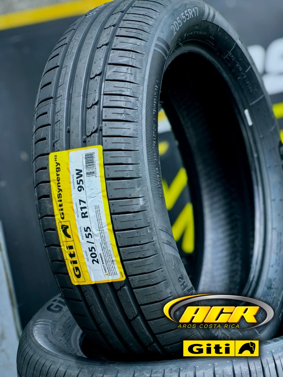 205/55R17 Giti Synergy H2