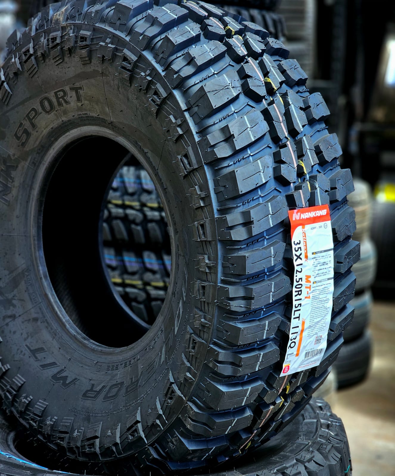 35x12.50R15 Nankang Conqueror MT-01