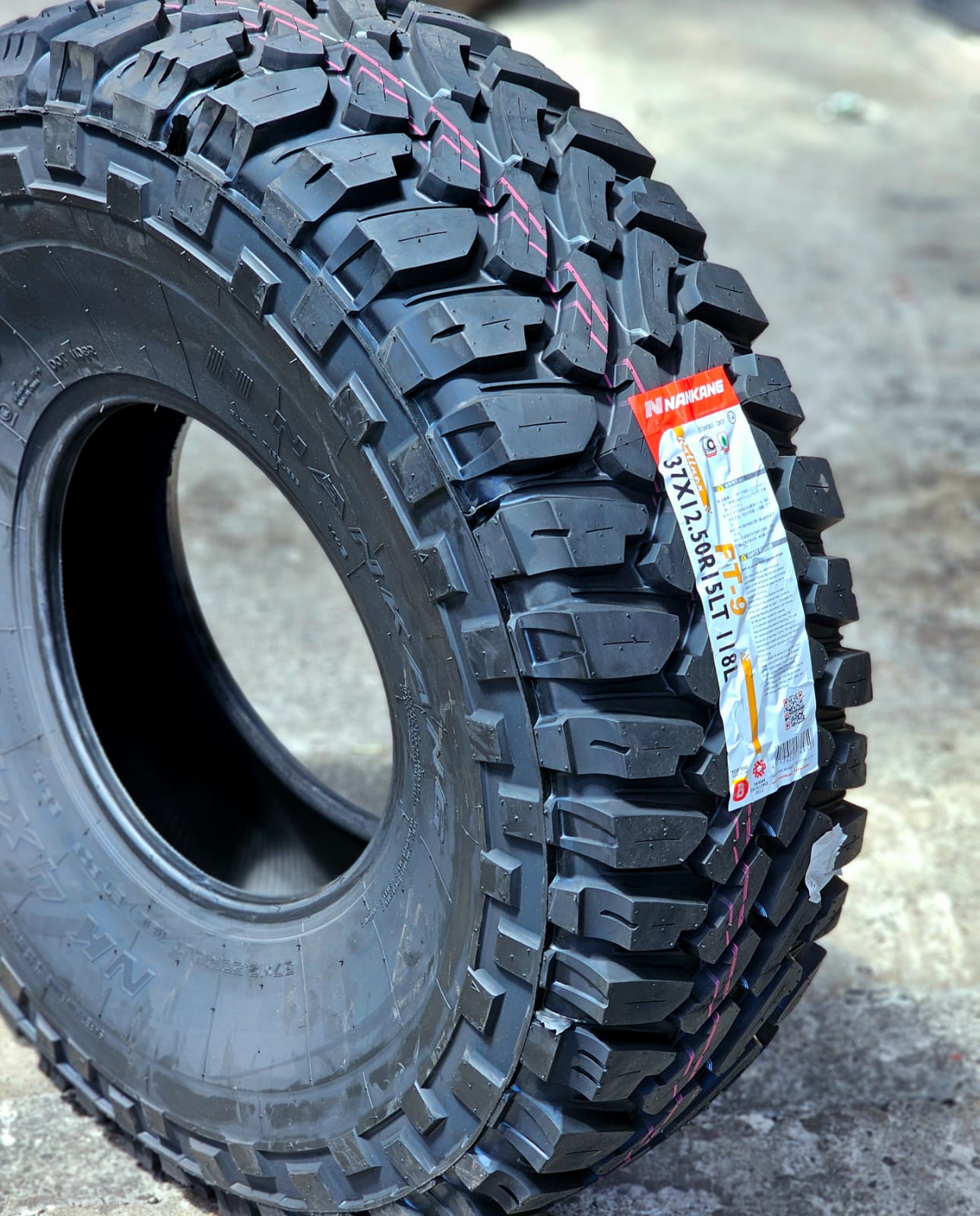 37x12.50R15 Nankang FT-9 MT