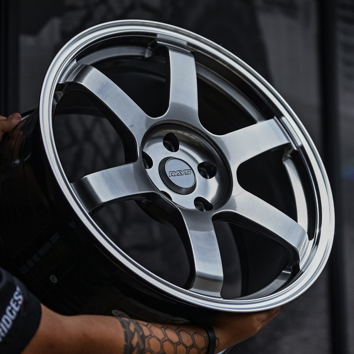 AD85HG-70 18x8.5 5x112 ET40 CB73.1