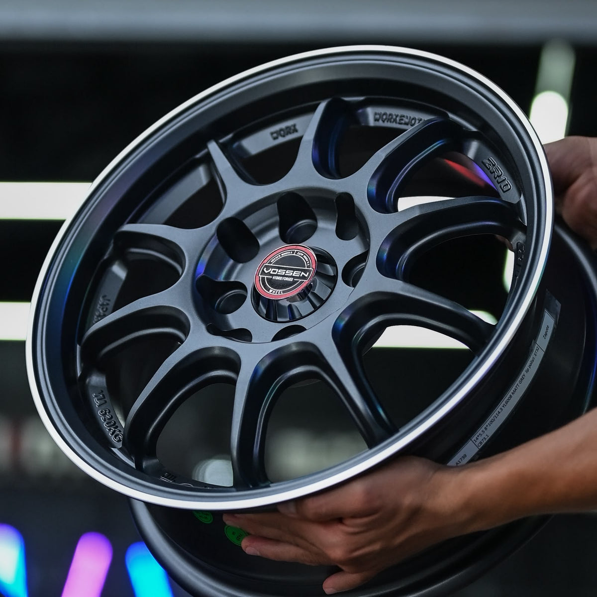A1739 14X5.5 8X100/114.3 ET32 CB73.1