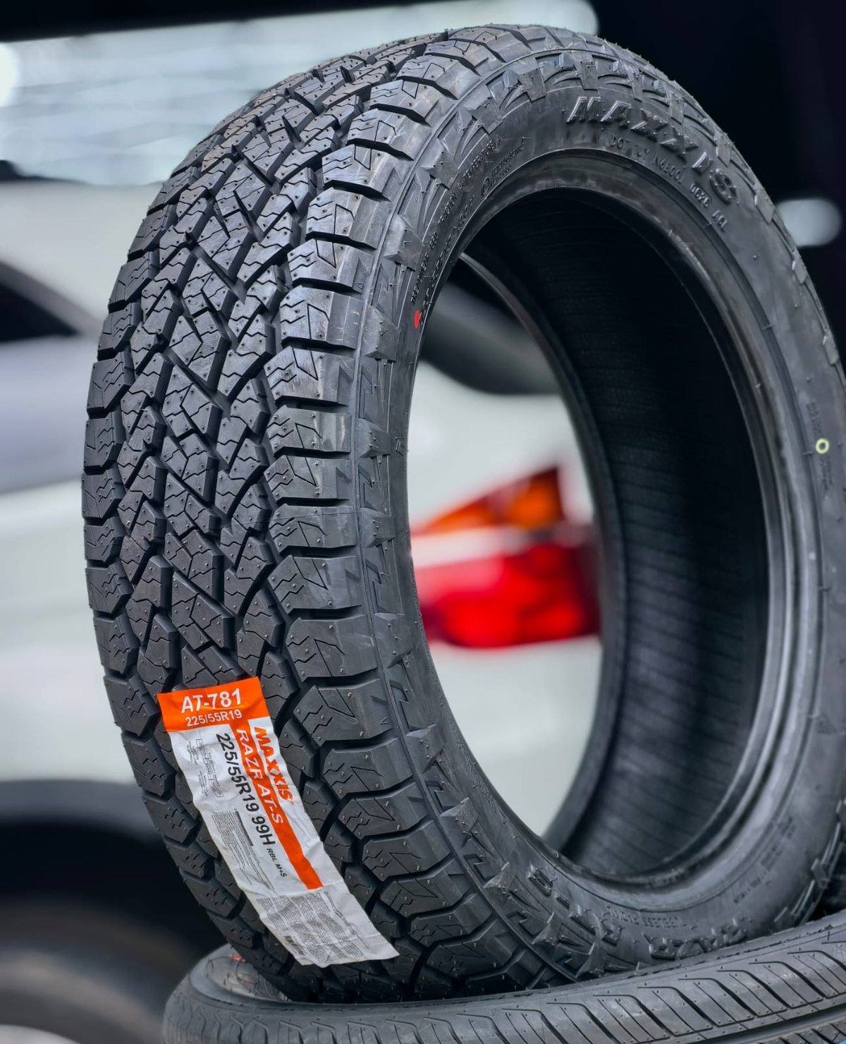 225/55R19 Maxxis Razr AT781