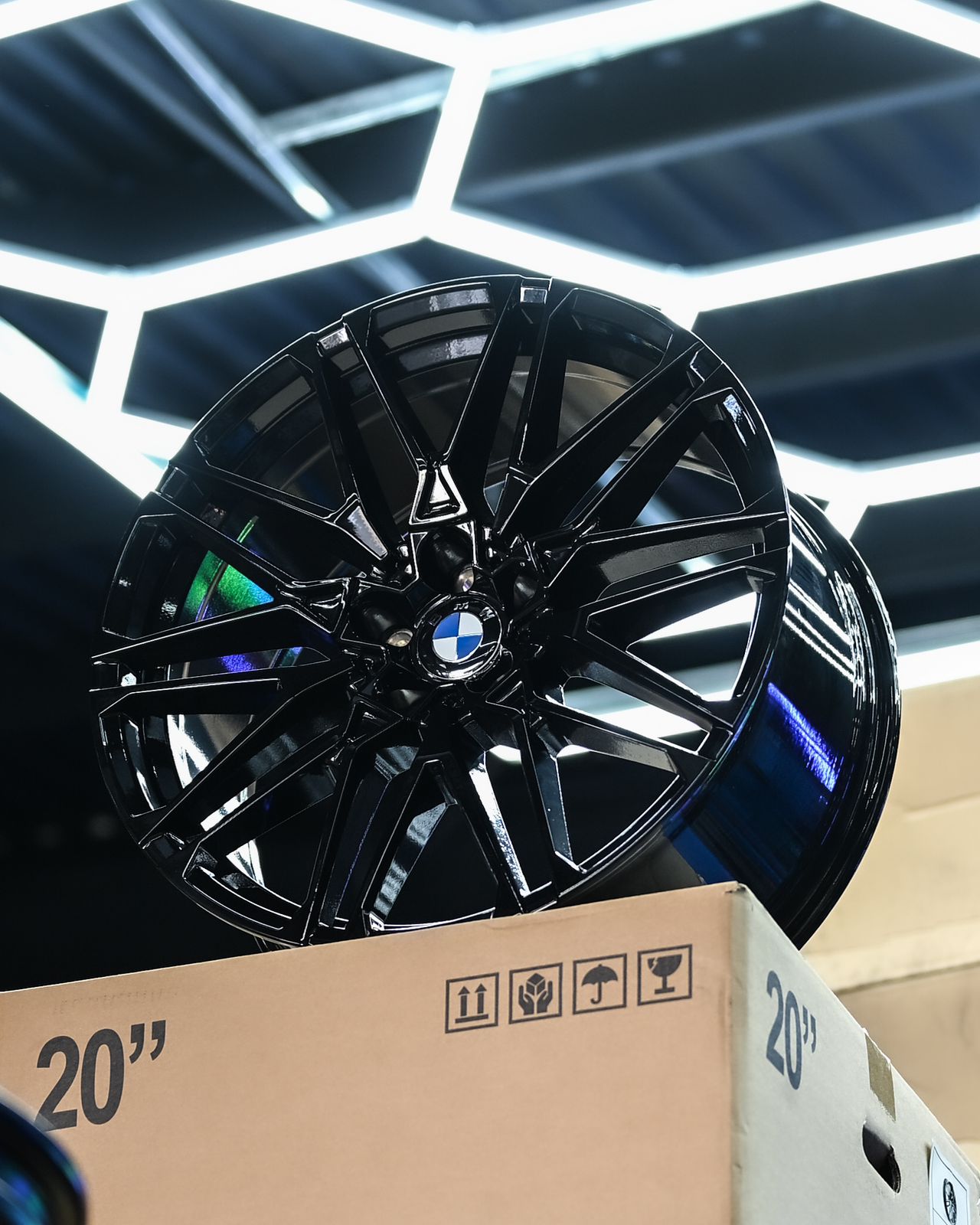 AVBMW5H-33 20X9.0 5X120 ET35 CB74.1 + AVBMW5H-34 20X10.5 5X120 ET40 CB74.1