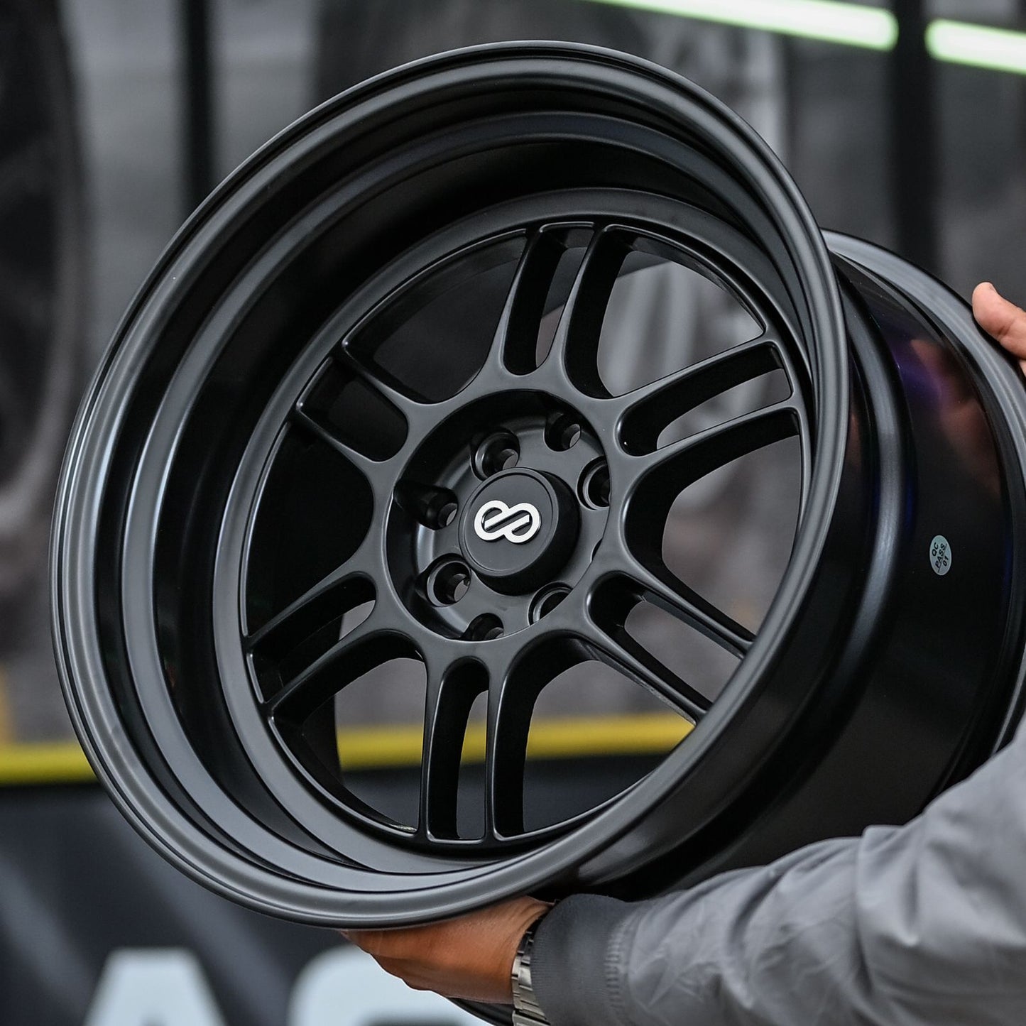 AD74H-133 17x9.0 8x100/114.3 ET15 CB73.1