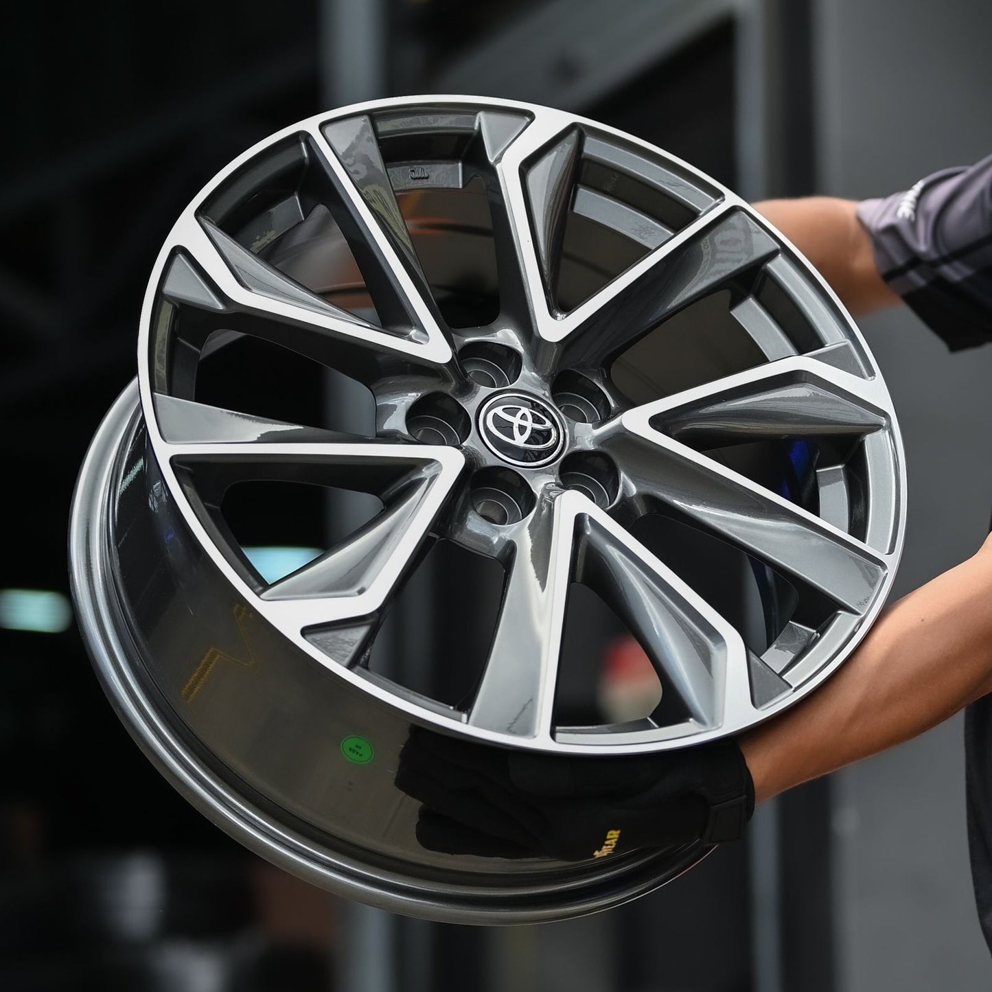 AD75H-206 17X7 5X100 ET40 CB54.1