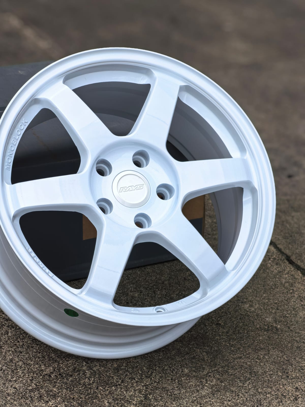 AD75H-401 17X8 5X114.3 ET42 CB73.1