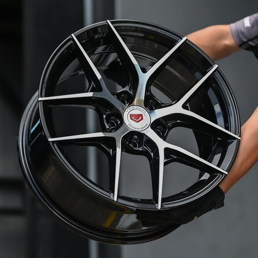 AD75H-451 17X8 5X114.3 ET35 CB73.1