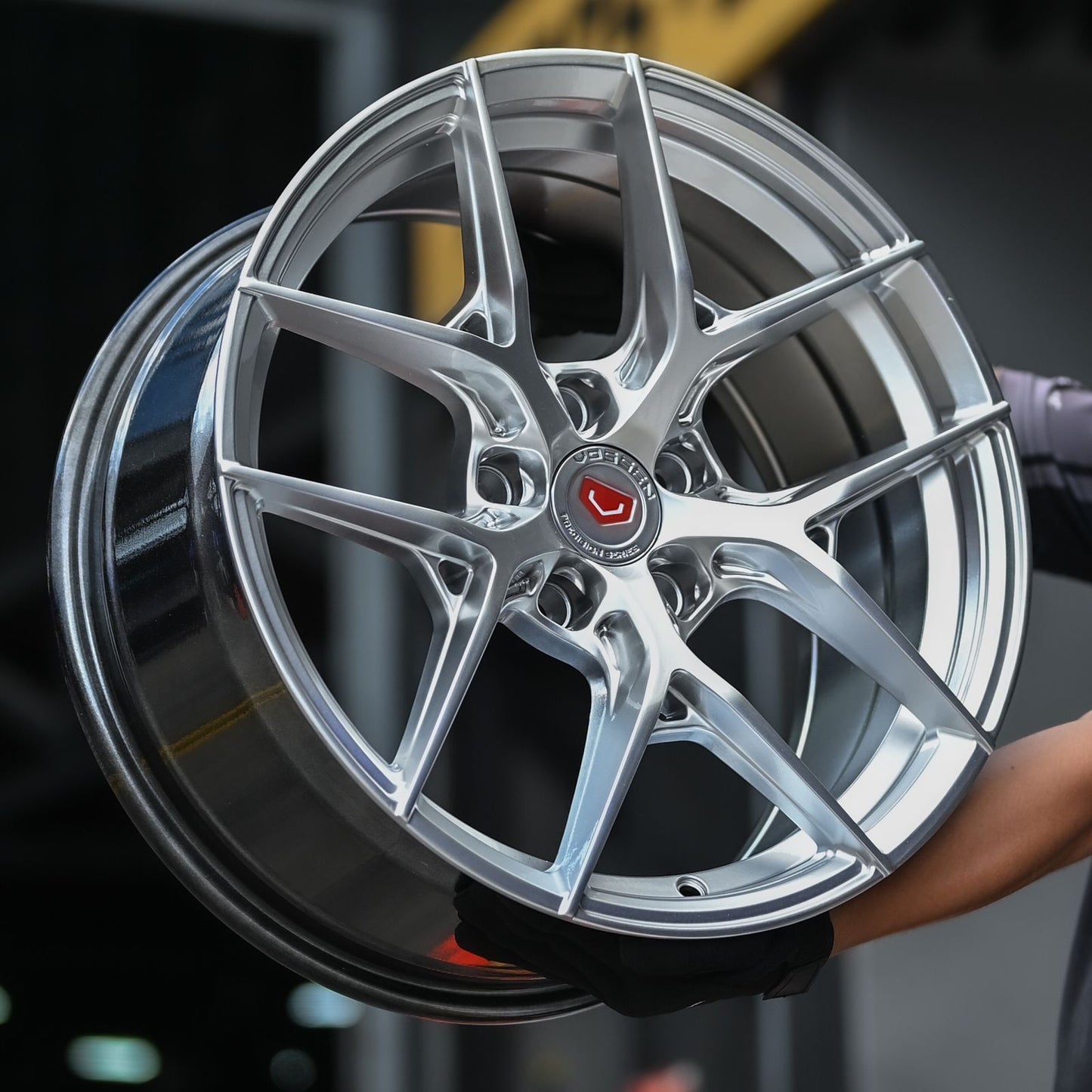 AD75H-453 17X8 5X114.3 ET35 CB73.1