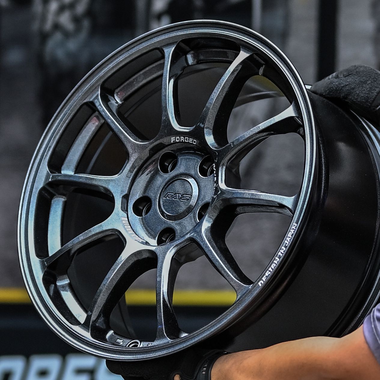 AD75H-467 17X8 5x114.3 ET40 CB73.1