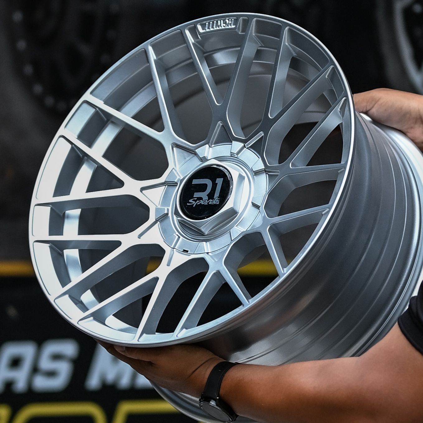 AD75H-527 17X9.0 5X100/5X114.3 ET0 CB73.1