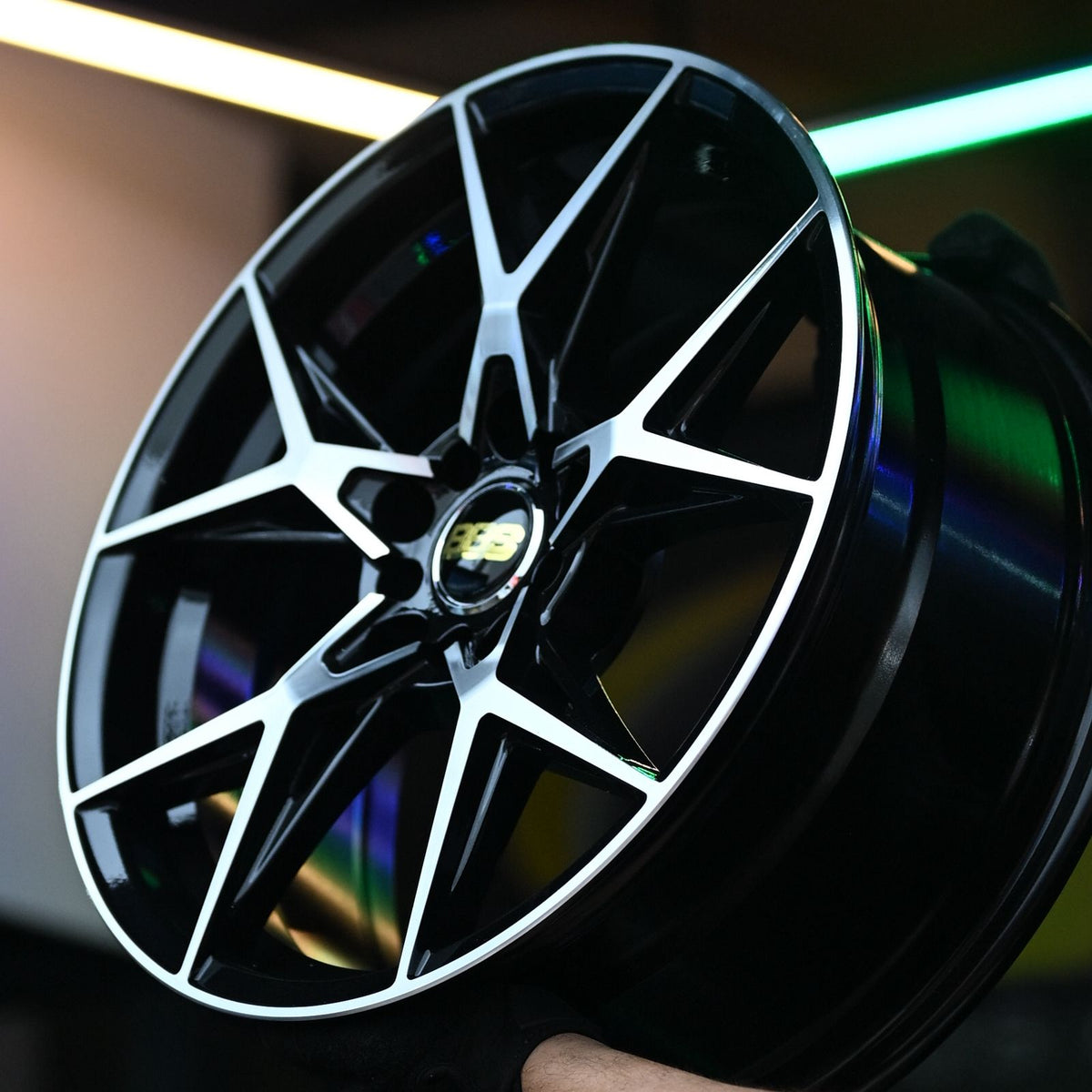 AD75H-587 17x7.5 10x100/114.3 ET35 CB73.1