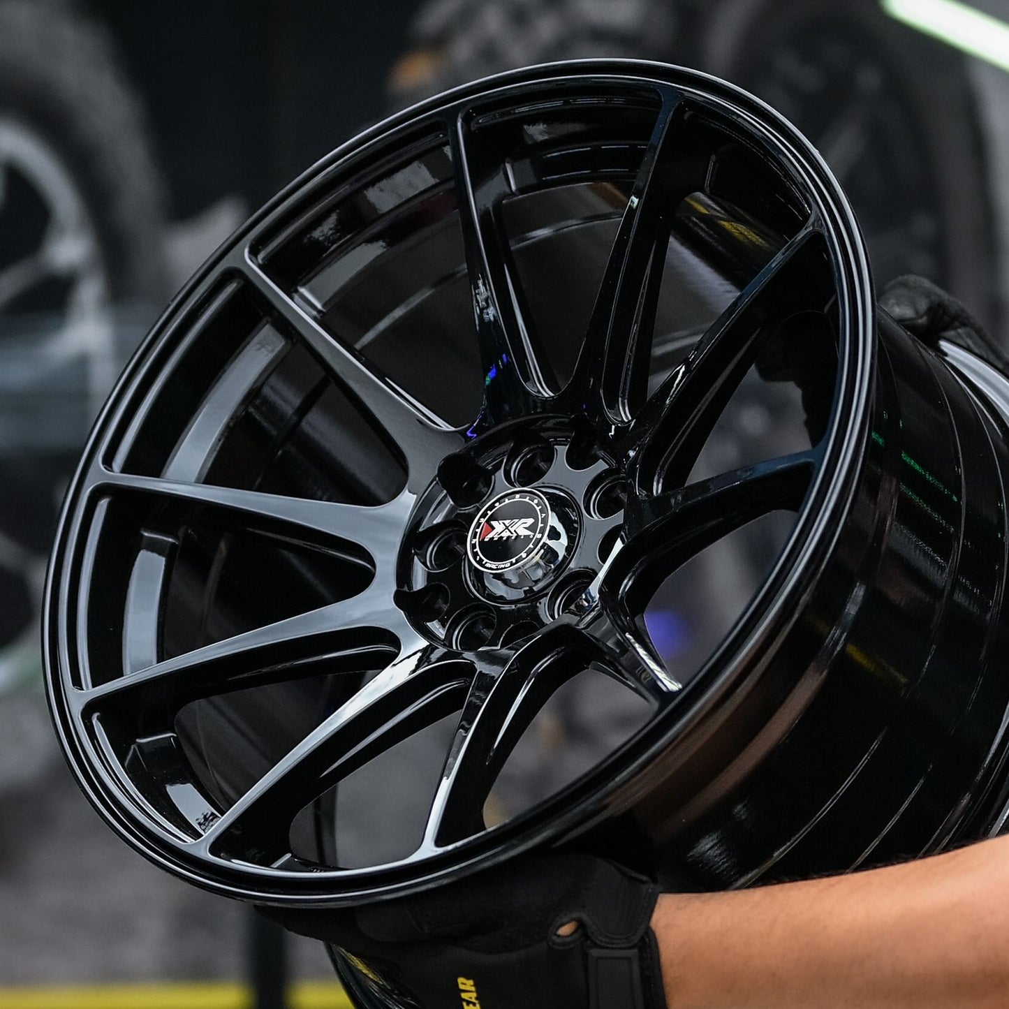 AD75H-99 17X9 10X100/114 ET23.75 CB73.1