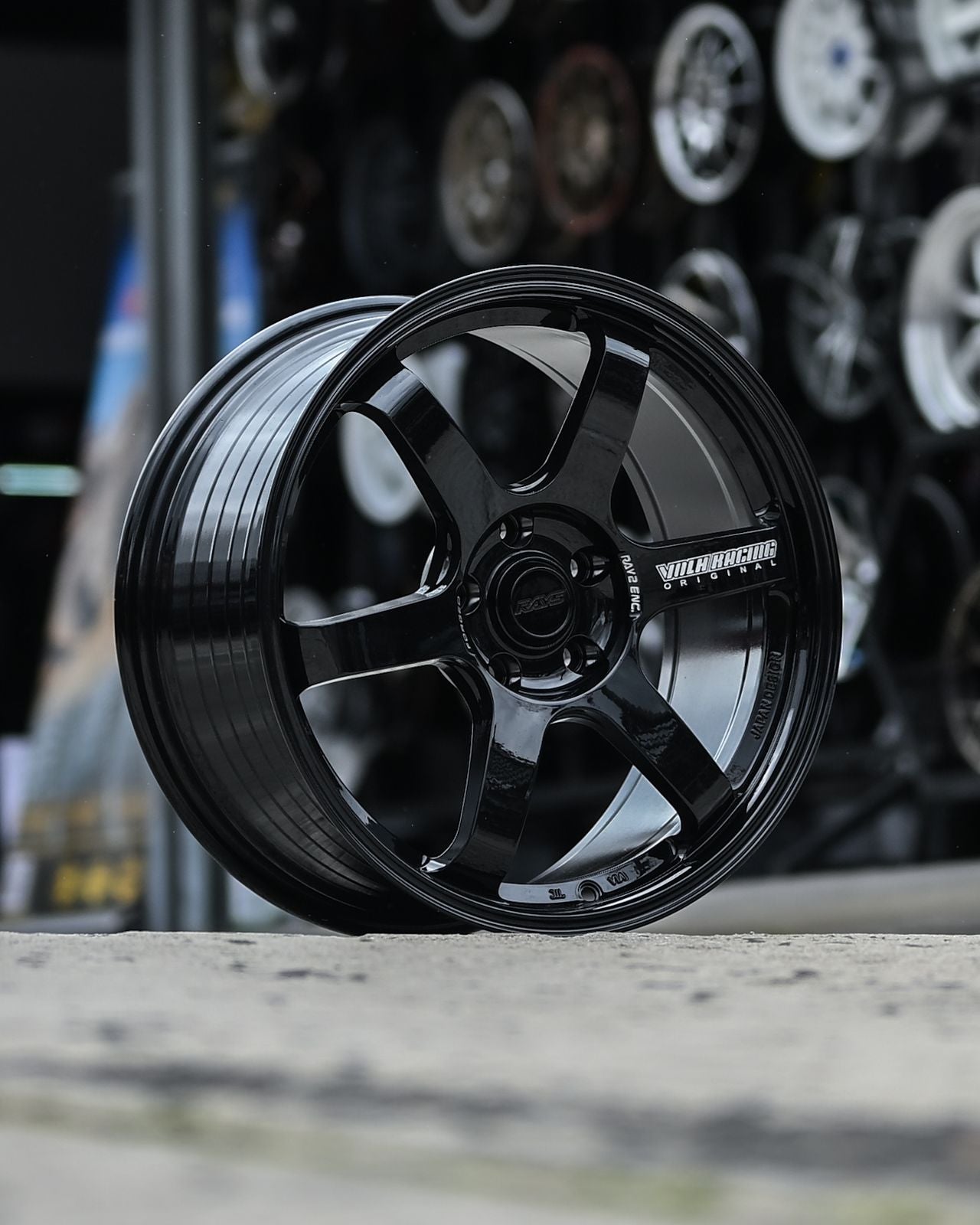 AD85H-143 18x8.5 5x114.3 ET38 CB73.1