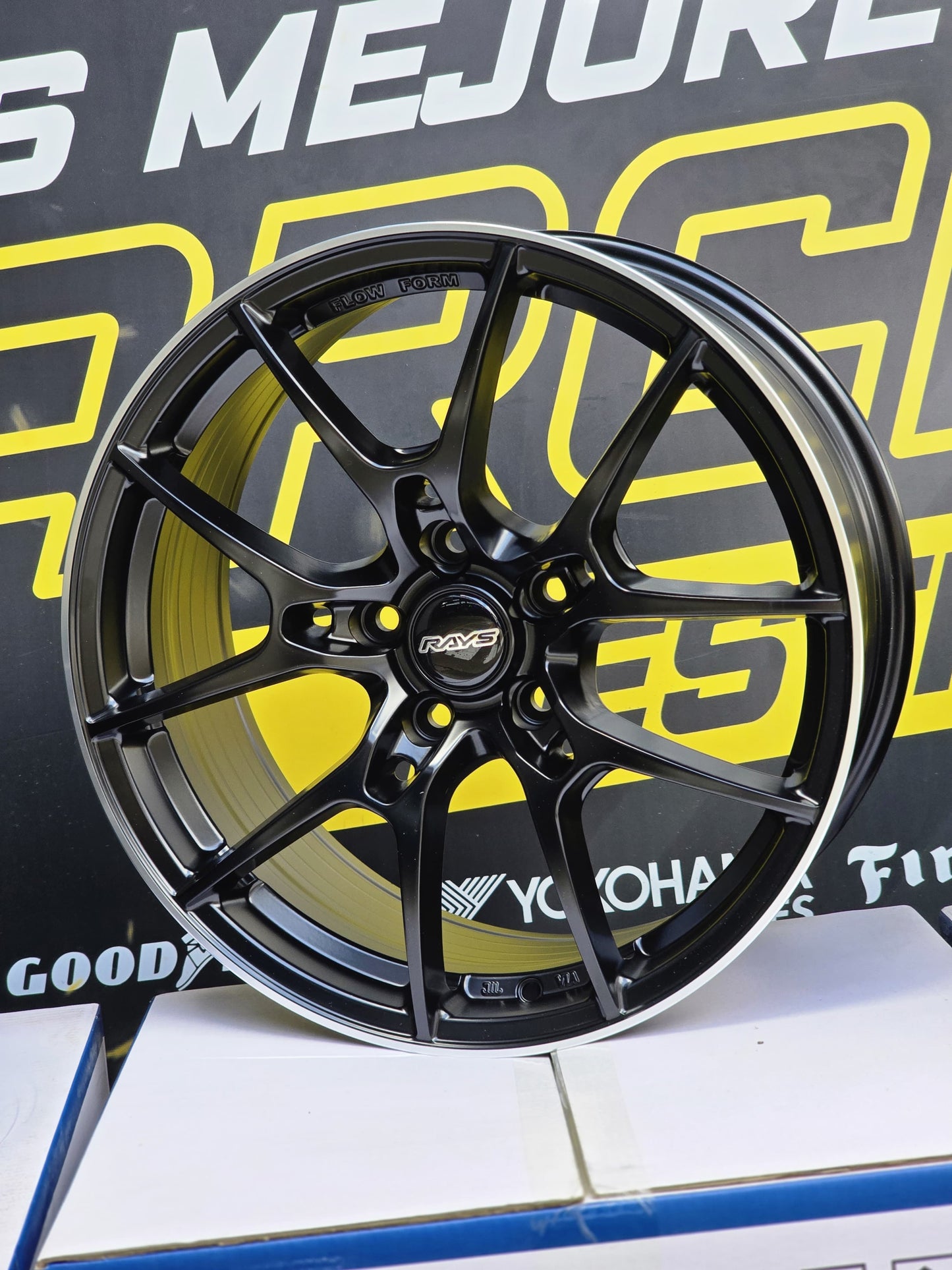AD85H-161 18X8 5X100 ET40 CB73.1