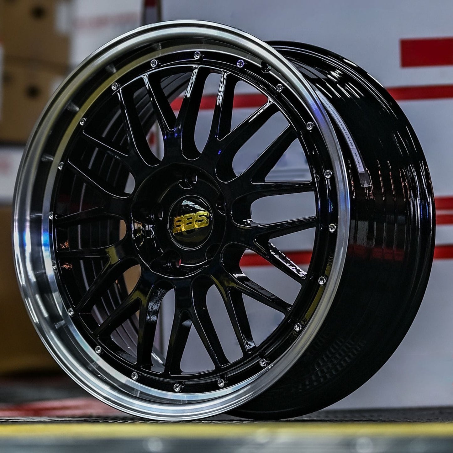 AD95H-21 19x8.5 5X114.3 ET38 CB73.1