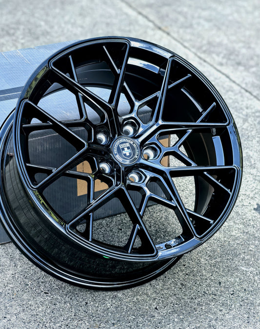 AD85HG-54 18X8.0 5X112 ET38 CB73.1
