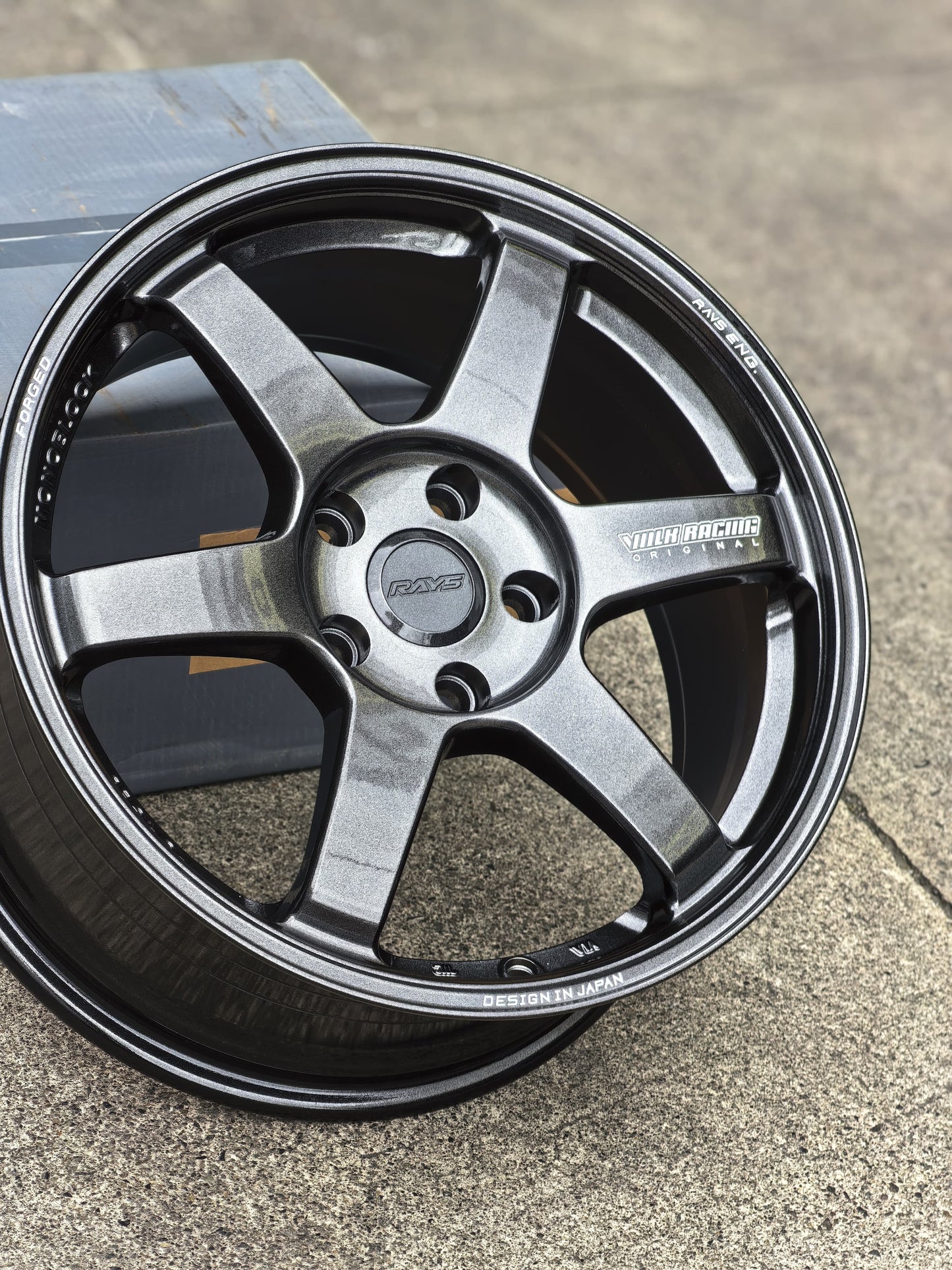 AD85H-189 18X8.5 5X114.3 ET42 CB73.1