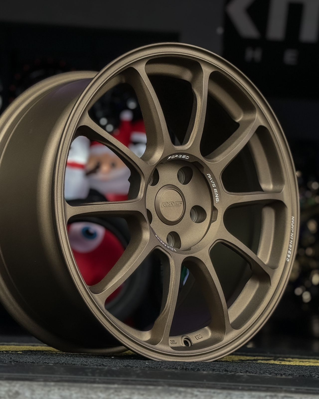 AD95H-24 19x8.5 5x114.3 ET42 CB73.1