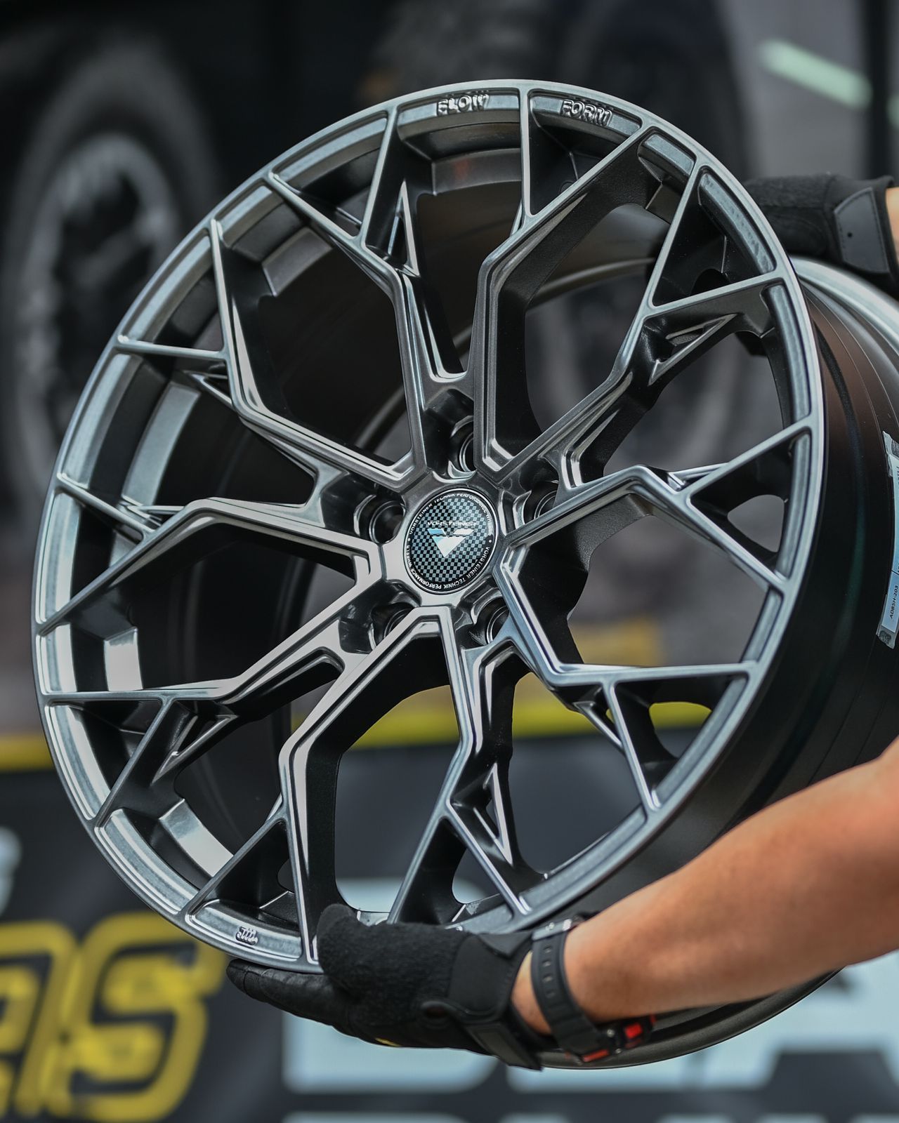 AD85H-203 18X8.5 5X114.3 ET38 C.B73.1