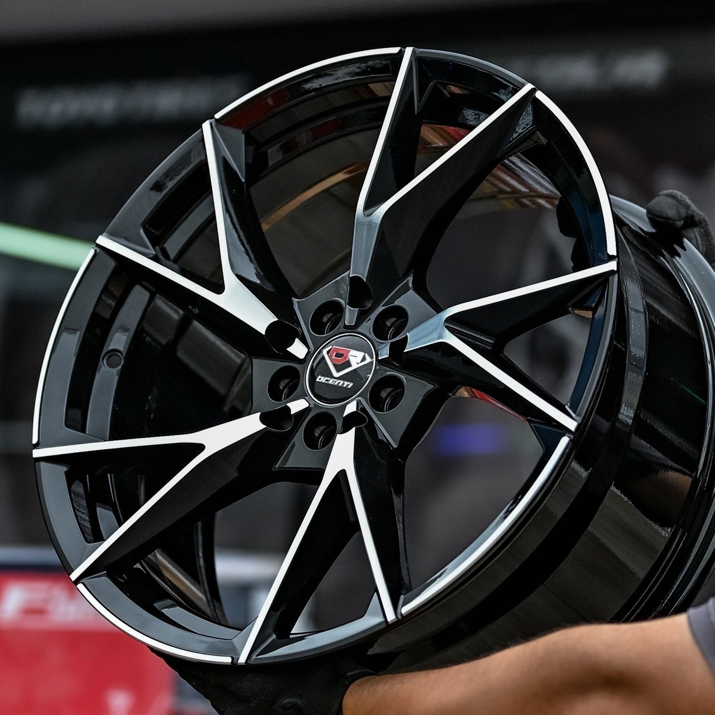 AD85H-214 18X8.0 10X100/114.3 ET35 CB73.1