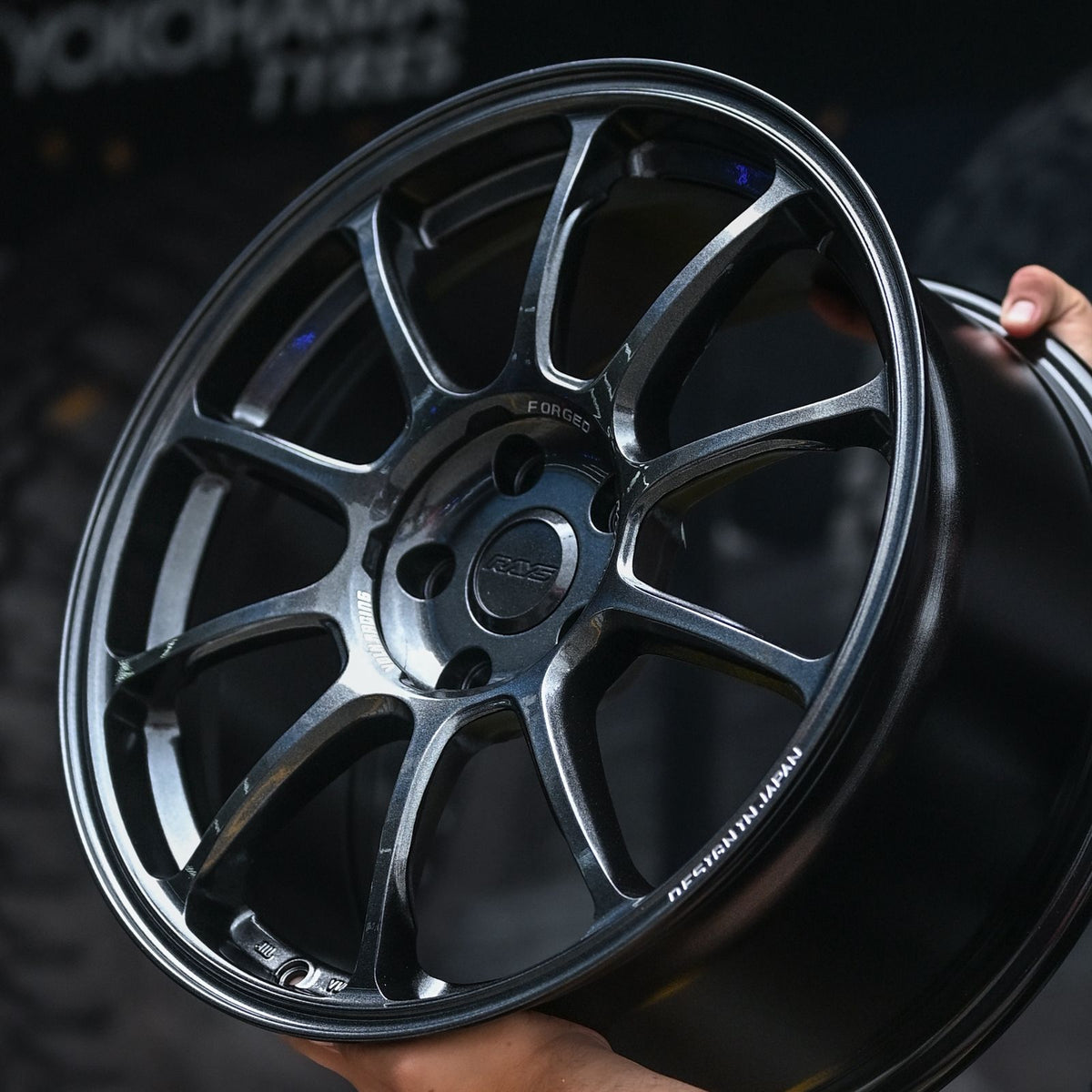 AD85H-232 18X8.5 5x114.3 ET42 CB73.1