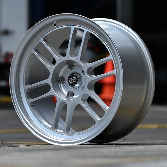 AD85H-233 18X9.5 5x114.3 ET25 CB73.1