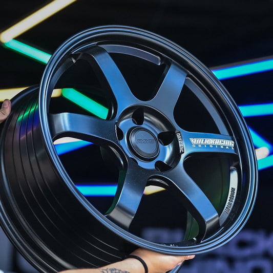 AD85H-256 18X8.5 5X114.3 ET35 CB73.1