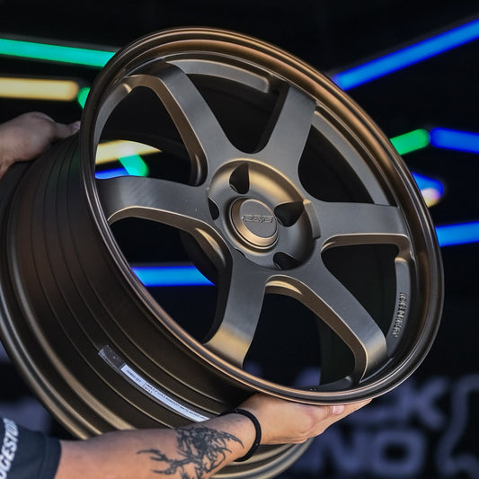 AD85H-257 18X8.5 5X114.3 ET35 CB73.1