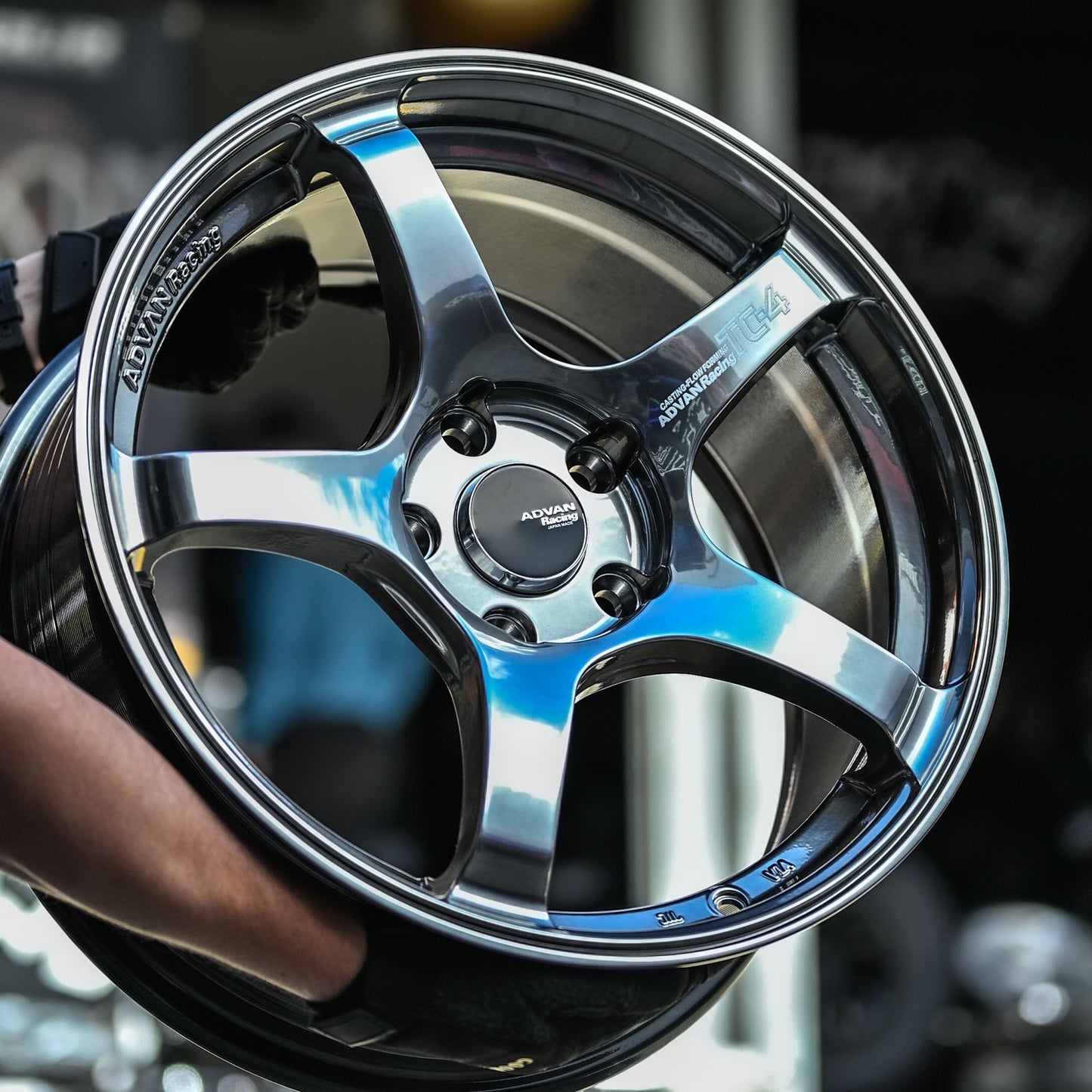 AD85H-262 18x8 5x114.3 ET35 CB73.1