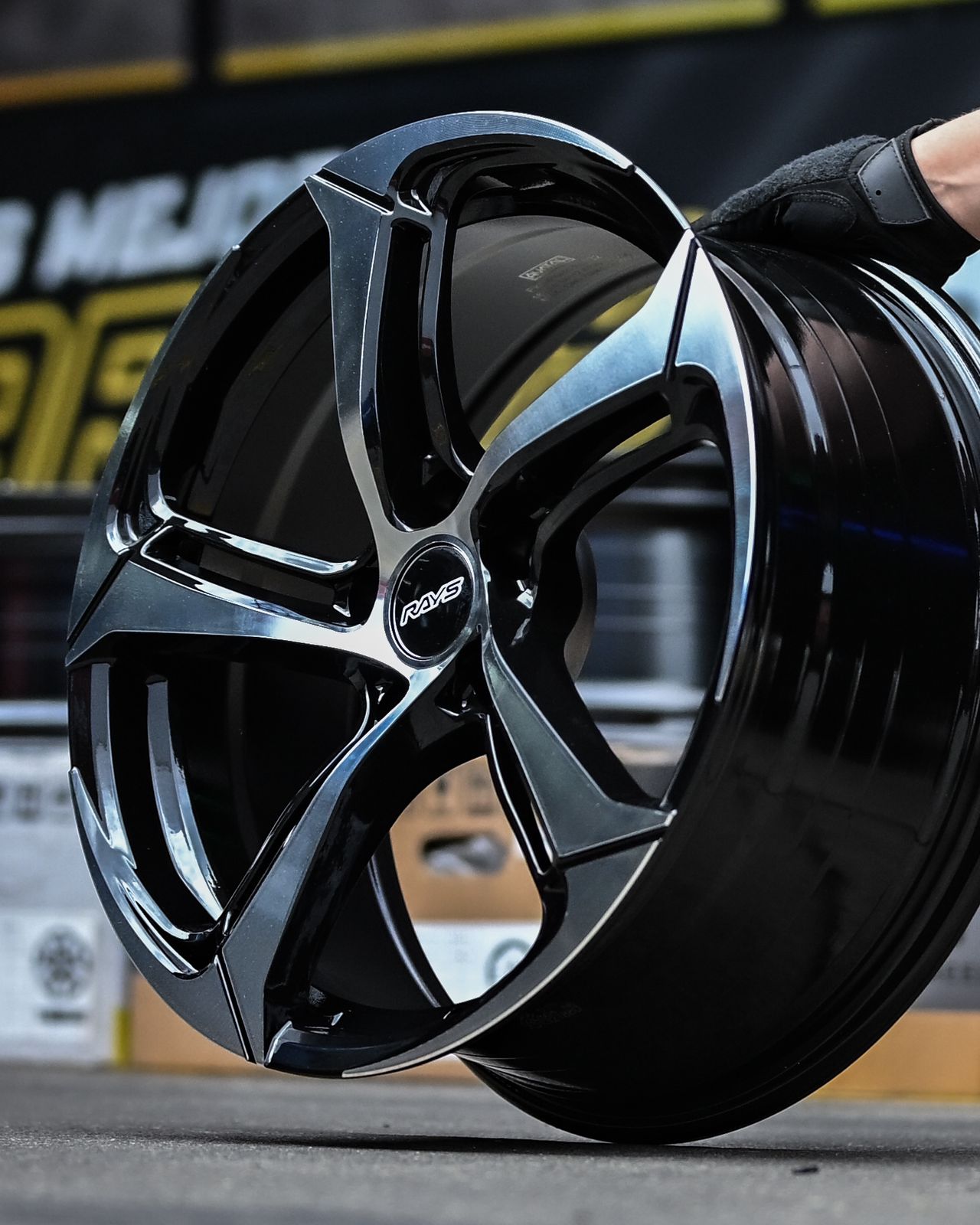 AD85HG-64 18X8 5X112 ET35 CB66.5