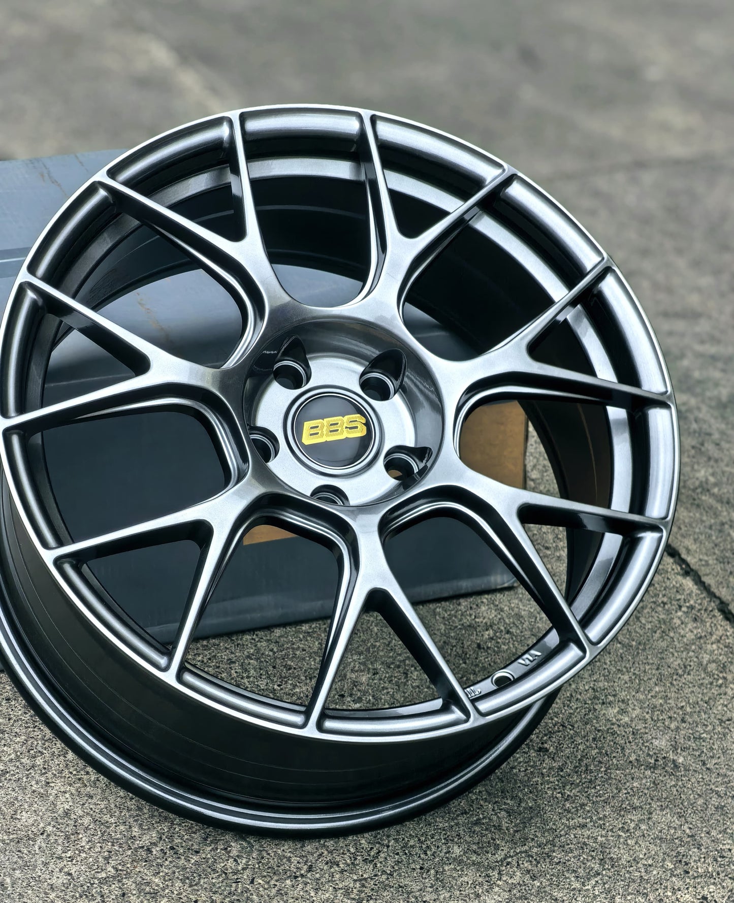 AD85HT-17 18X8 5X108 ET40 CB73.1