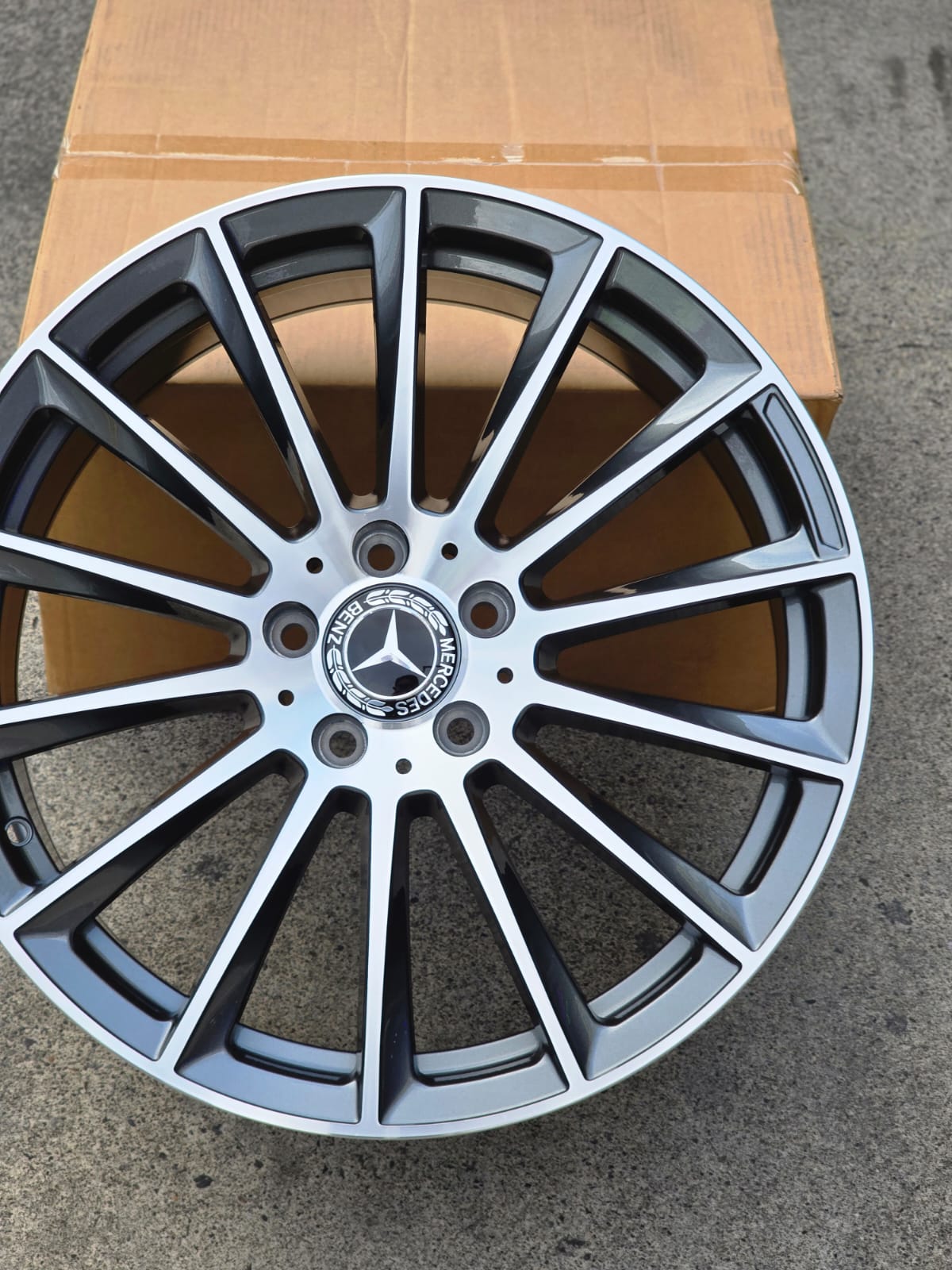 AD9M5H-101 19X8.5 5X112 ET36 CB66.5 + AD9M5H-102 19X9.5 5X112 ET43 CB66.5