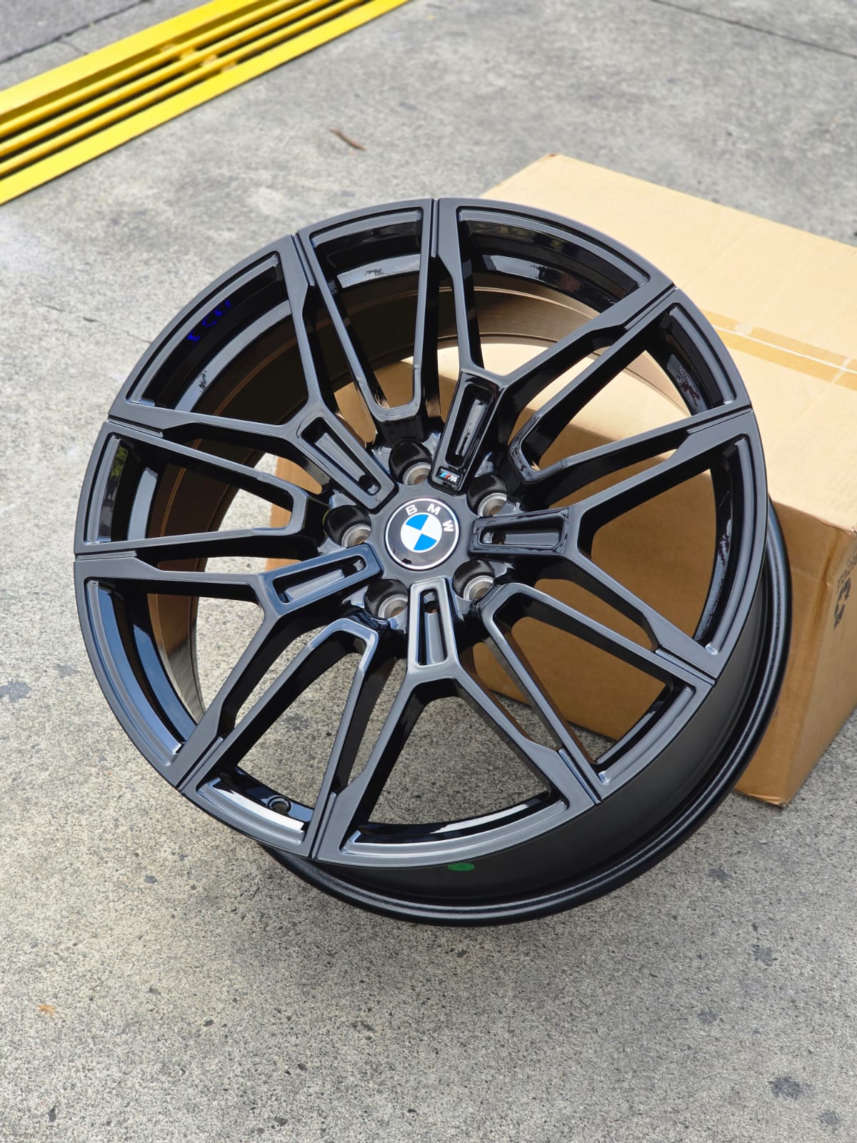 AD9M5H-91 19X8.5 5X112 ET30 CB66.5 + AD9M5H-92 19X9.5 5X112 ET35 CB66.5
