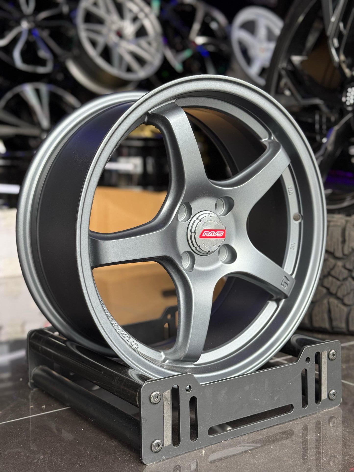 ADX84H-133 16X7 4X100 ET40 CB73.1