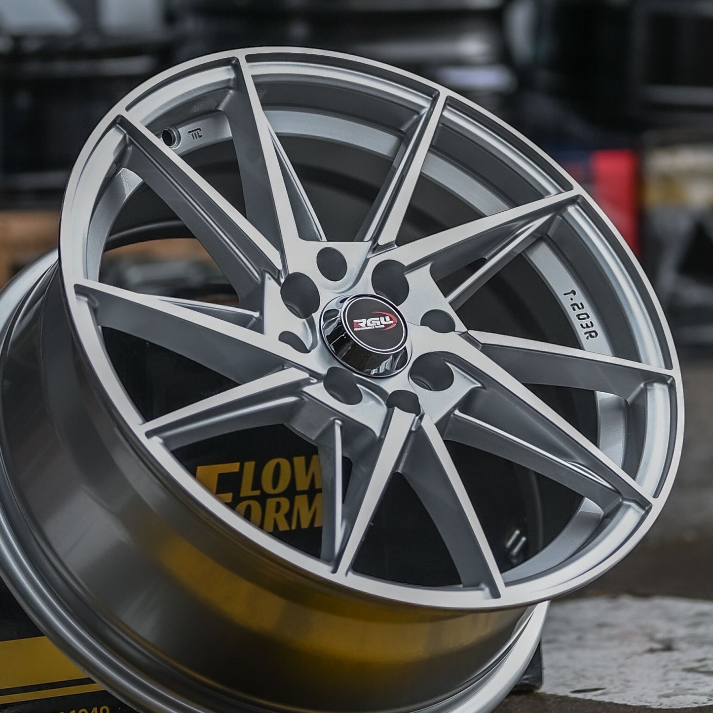 ADX84H-172 16X7 8X100/114.3 ET38 CB73.1
