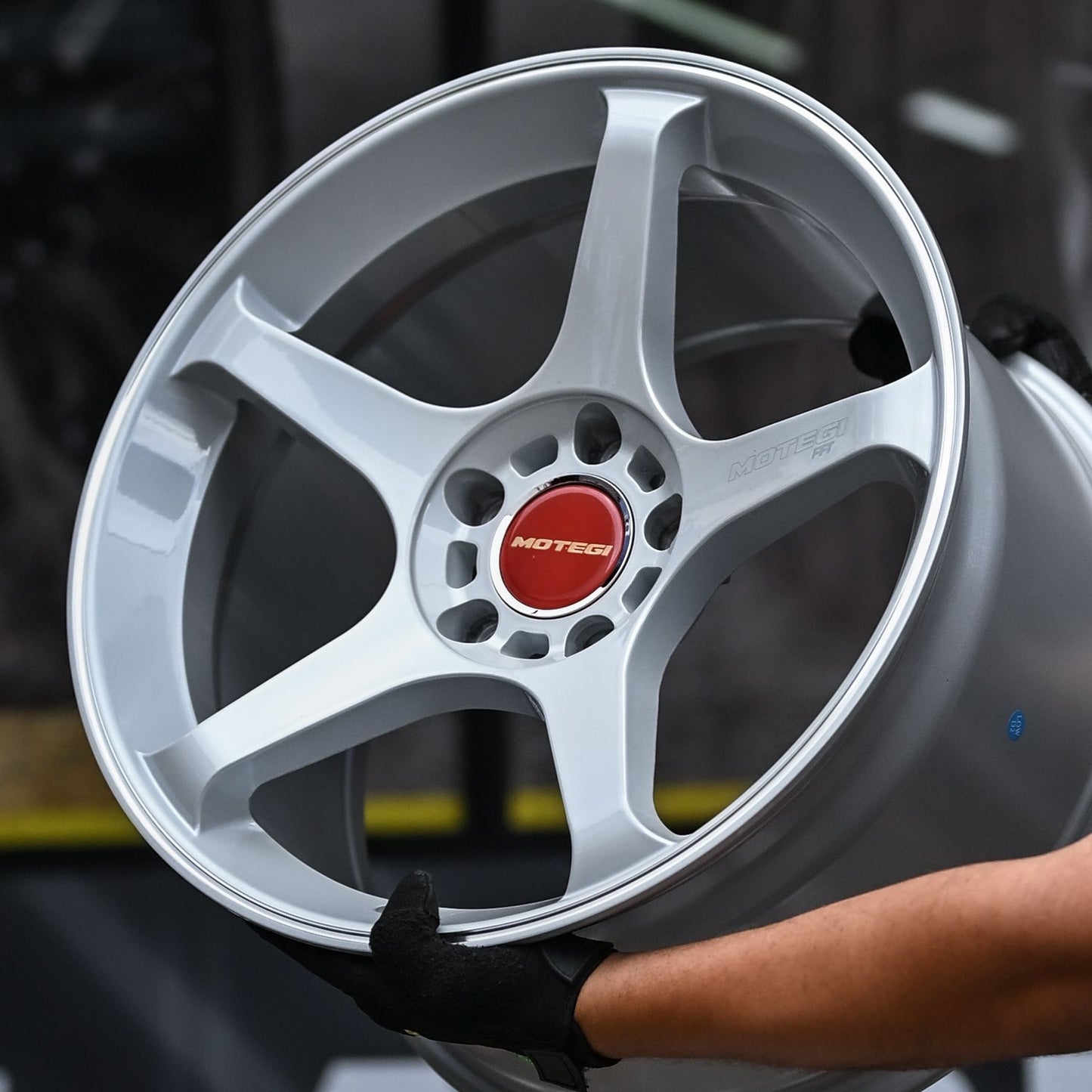 AOD7BMW5H-13 MOTEGI BATTLE V 18X10.5 5X120 ET35 CB74