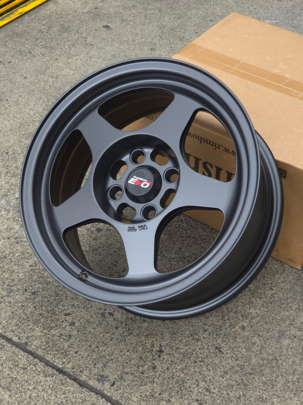 AQX74H-207 15X7 4X100 ET38 CB73.1