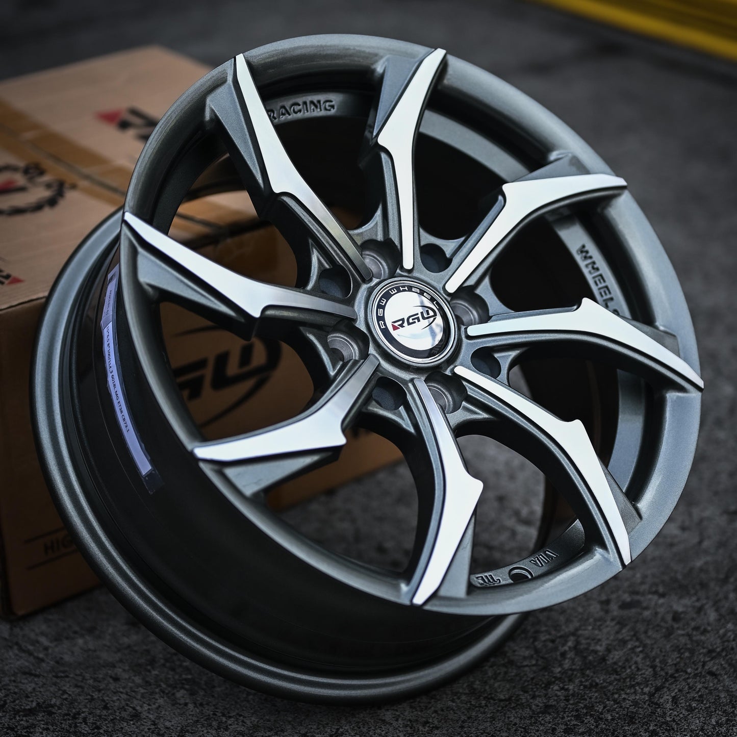 AQX74H-412 15X6.5 8X100/114.3 ET38 CB73.1