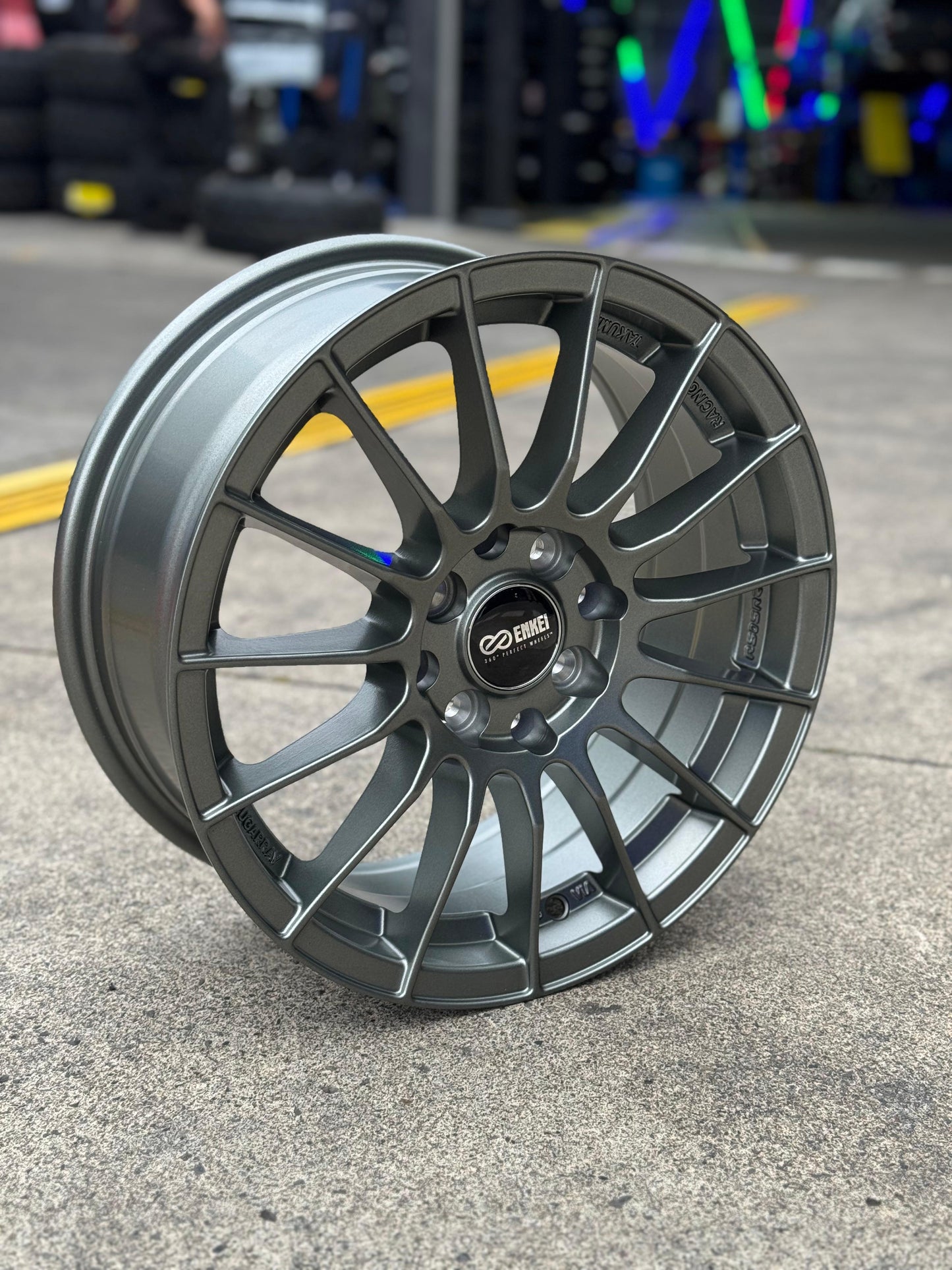 AQX74H-421 15x6.5 8x100/114.3 ET35 CB73.1