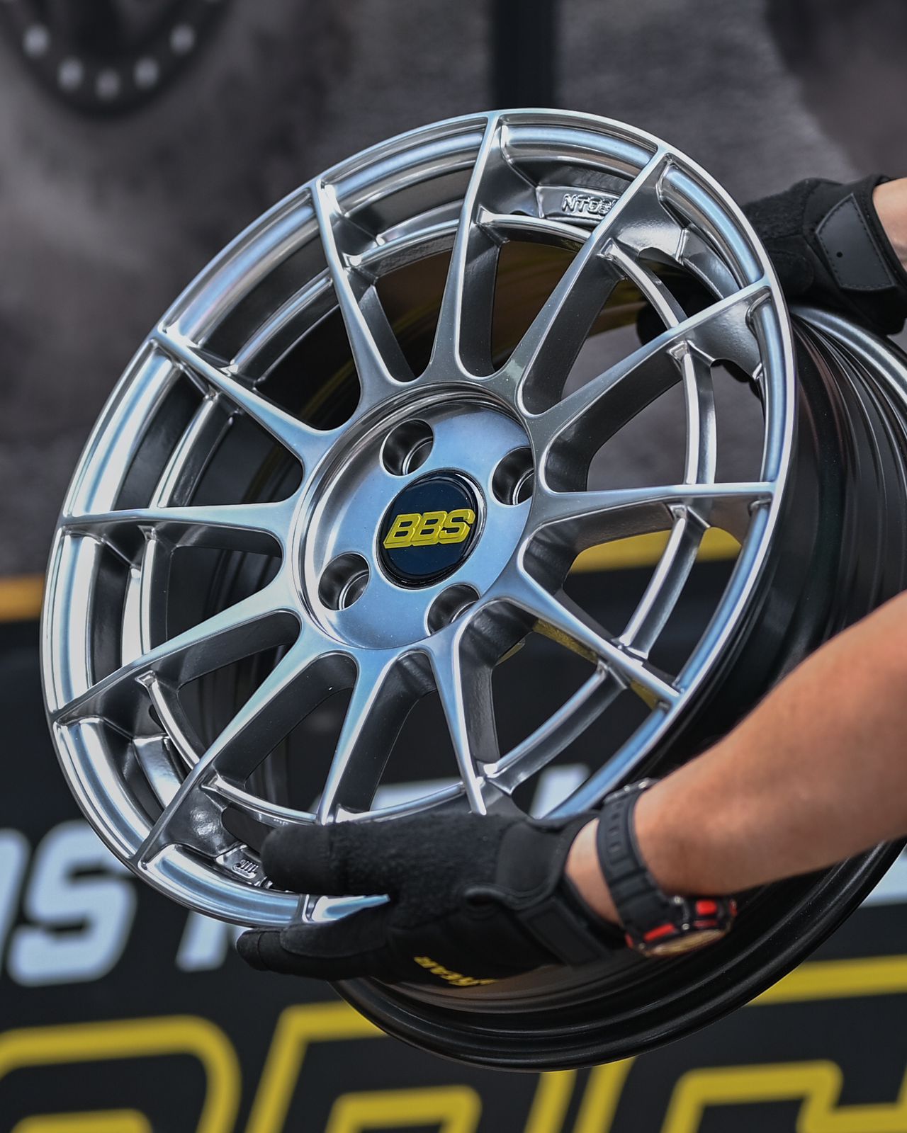 AQX74H-425 15X6.5 4X100 ET35 CB73.1