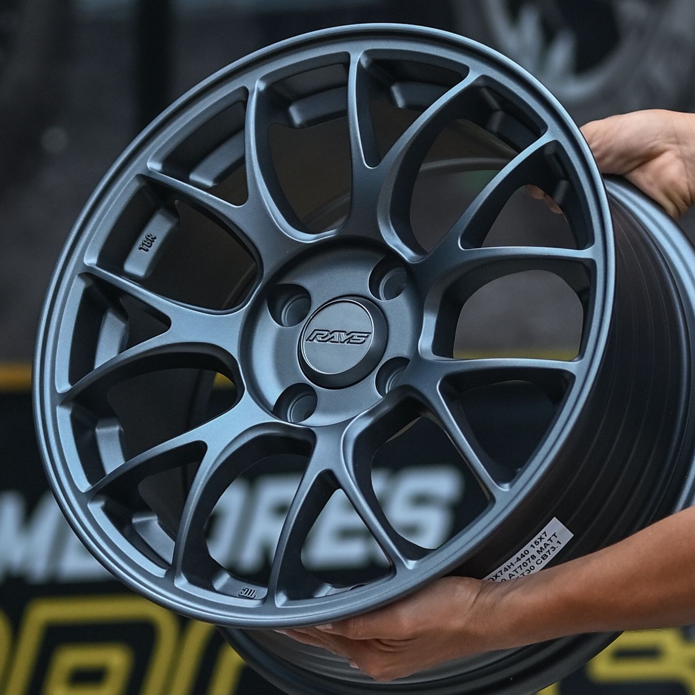 AQX74H-440 15X7.0 4X100 ET30 CB73.1