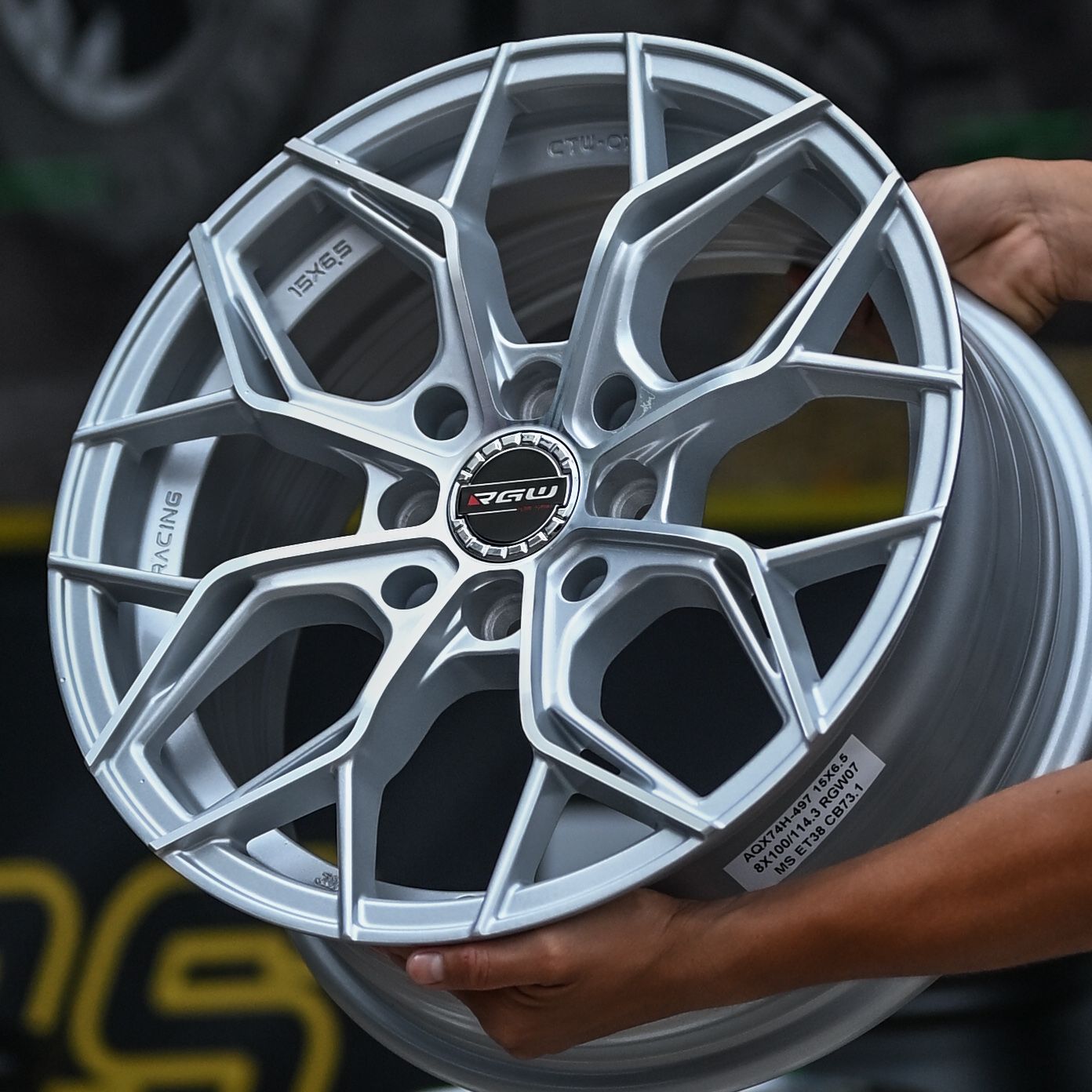 AQX74H-497 15X6.5 8X100/114.3 ET38 CB73.1