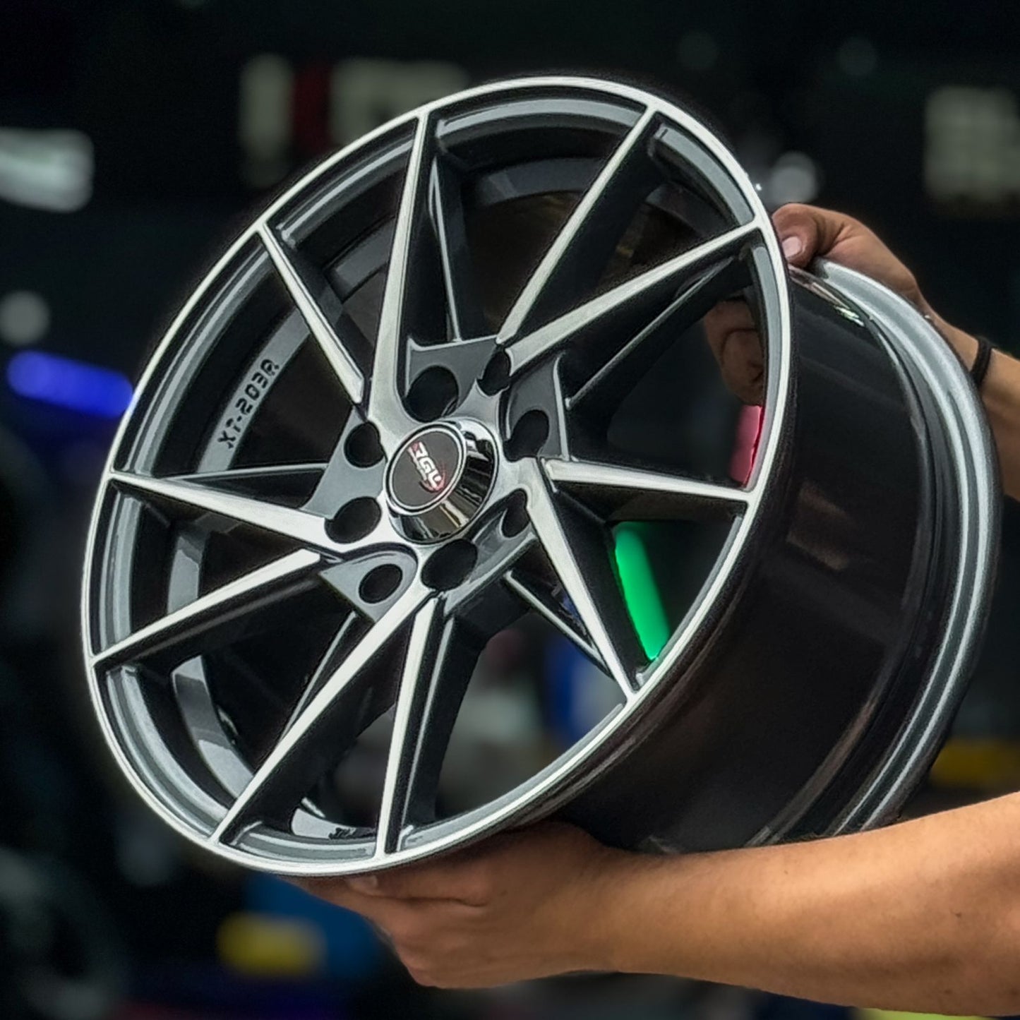 AQX74H-550 15X6.5 8X100/114.3 ET38 CB73.1