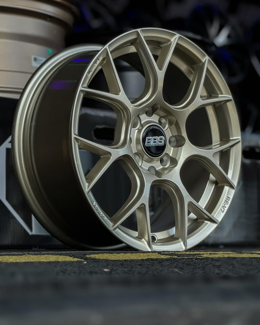 AQX74H-568 15X6.5 8X100/114.3 ET38 CB73.1