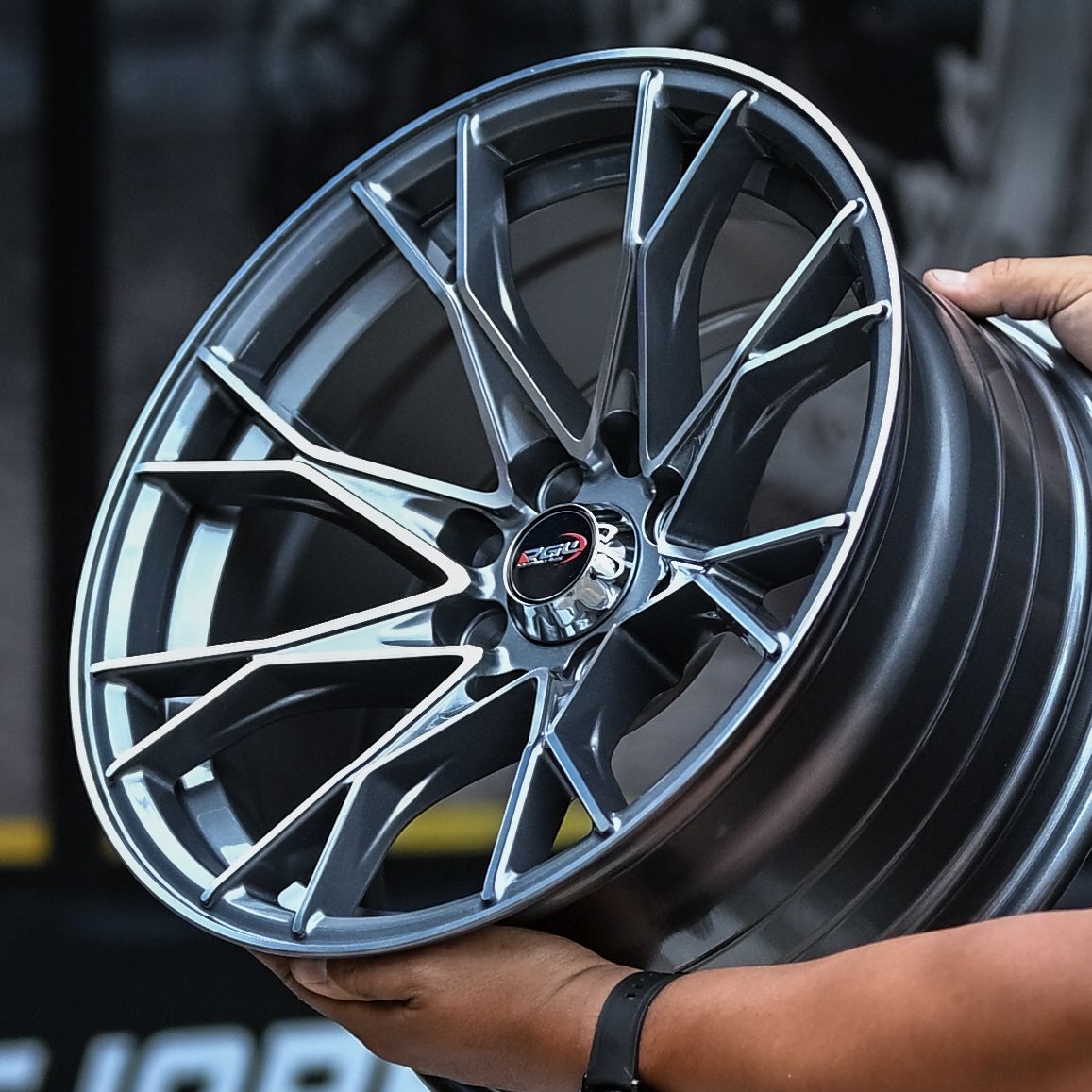 AQX74H-616 15X7 4X100/114.3 ET5 CB73.1