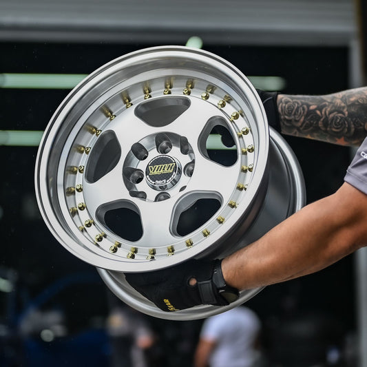 AQX84H-427 15x8.5 8/100/114.3 ET25 CB73.1