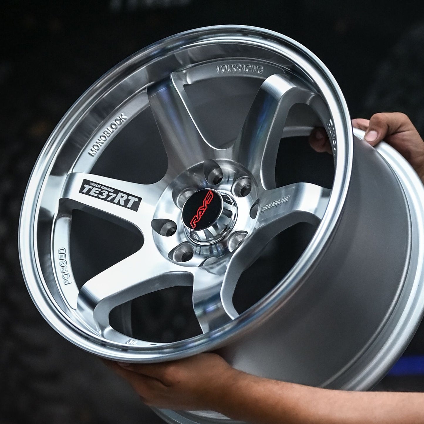 AQX84H-429 15x8.25 8X100/114.3 ET20 CB73.1