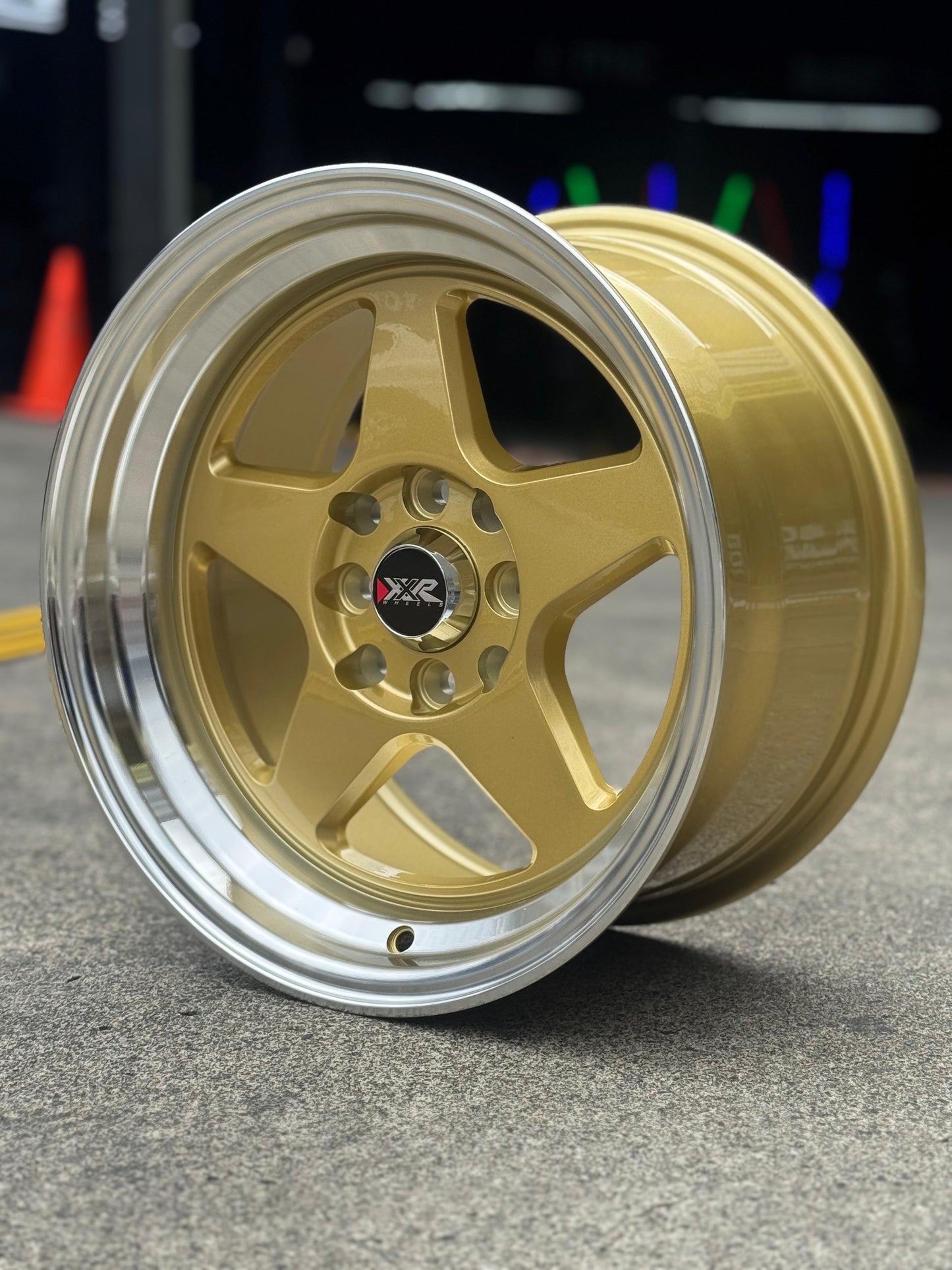AQX84H-448 15X8.25 8X100/114.3 ET20 CB73.1